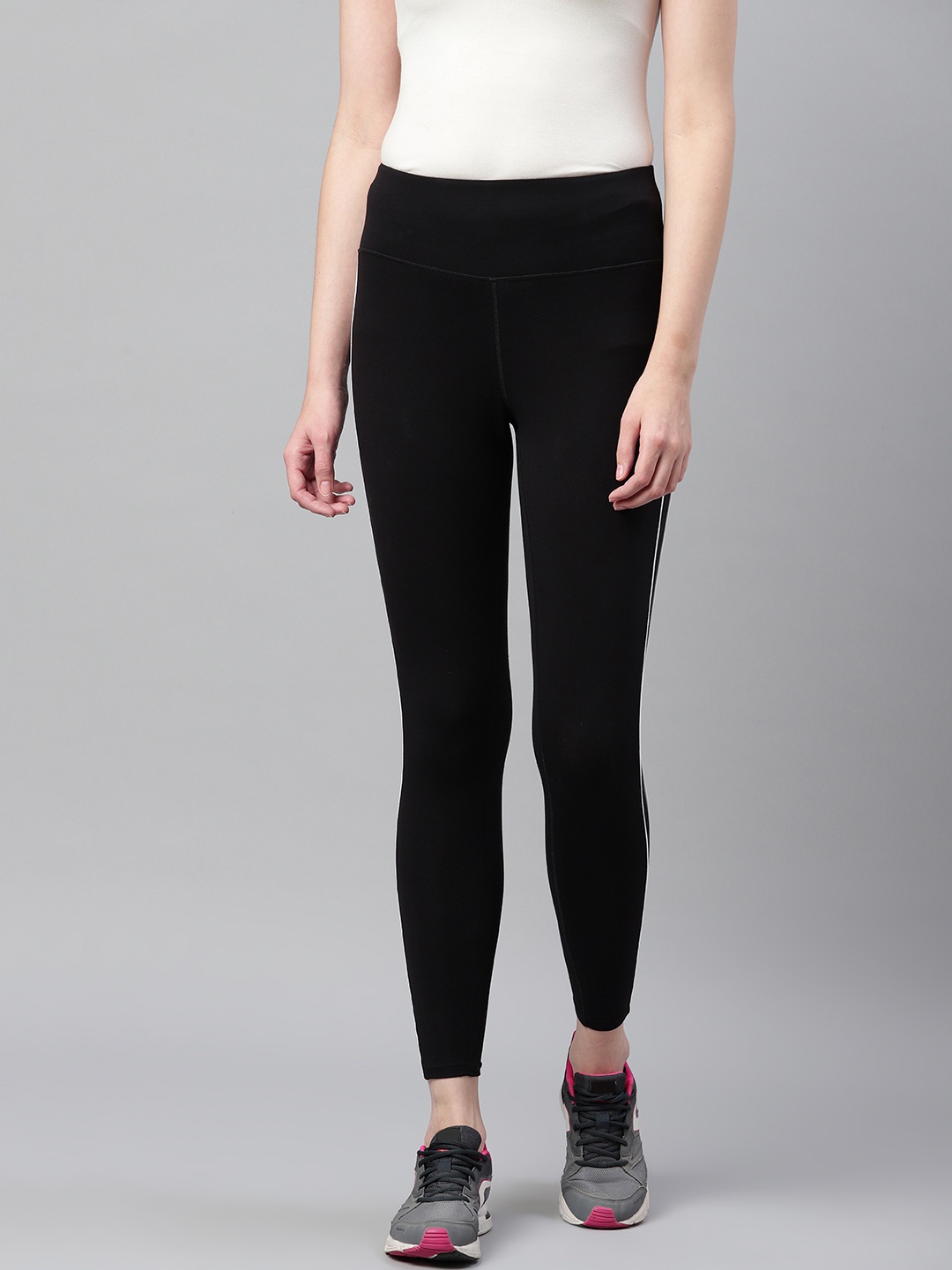 

Marks & Spencer Women Black Solid Tights