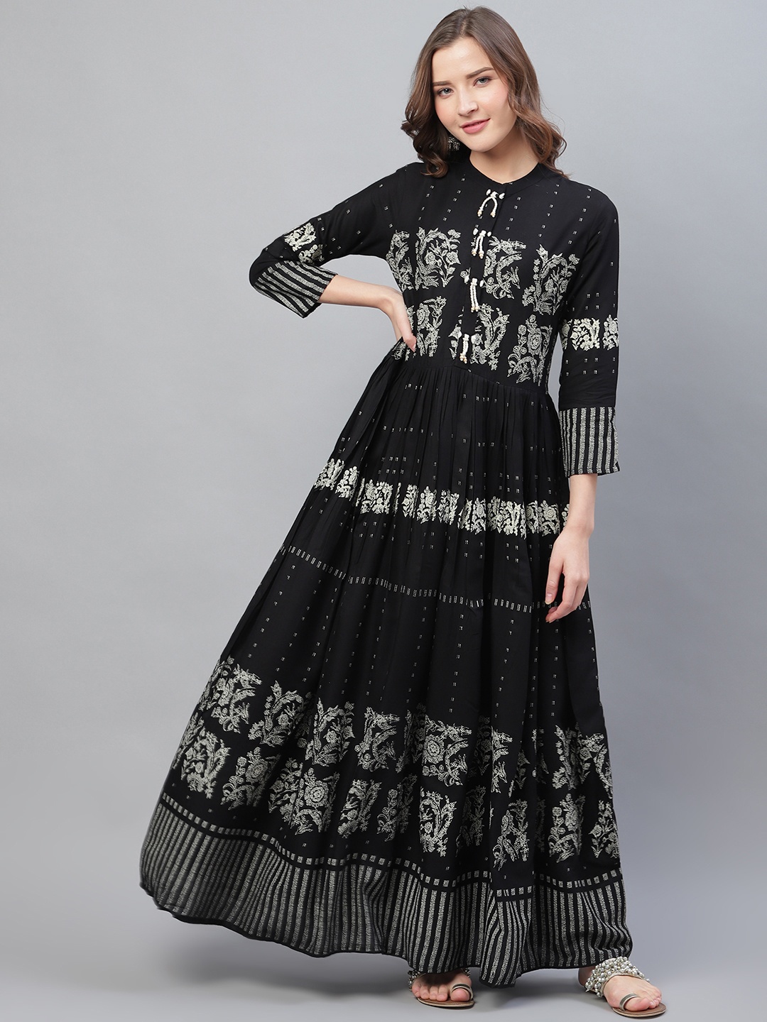 

AHIKA Women Black & White Printed Anarkali Kurta