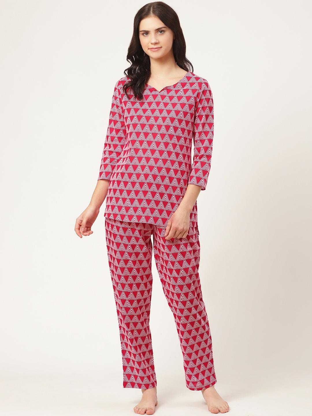 

Prakrti Women Magenta & Off-White Printed Nightsuit