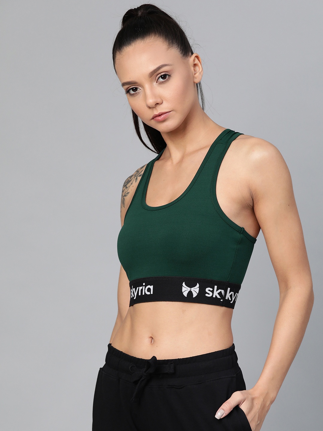 

skyria Green Solid Non-Wired Non Padded Sports Bra