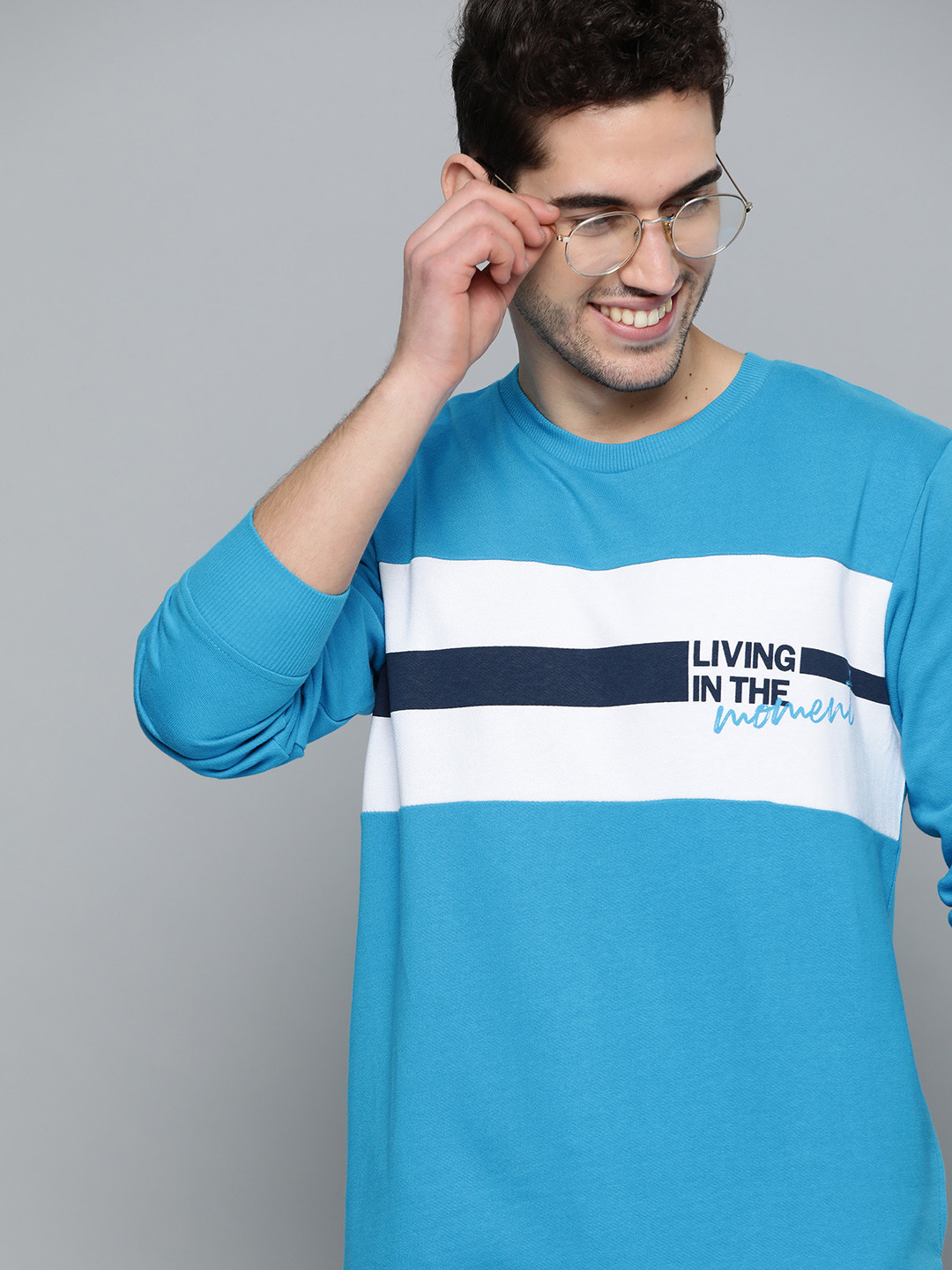 

Mast & Harbour Men Blue & White Colourblocked Sweatshirt