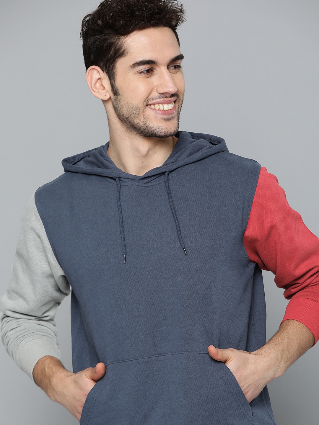 

Mast & Harbour Men Navy Blue Solid Hooded Sweatshirt