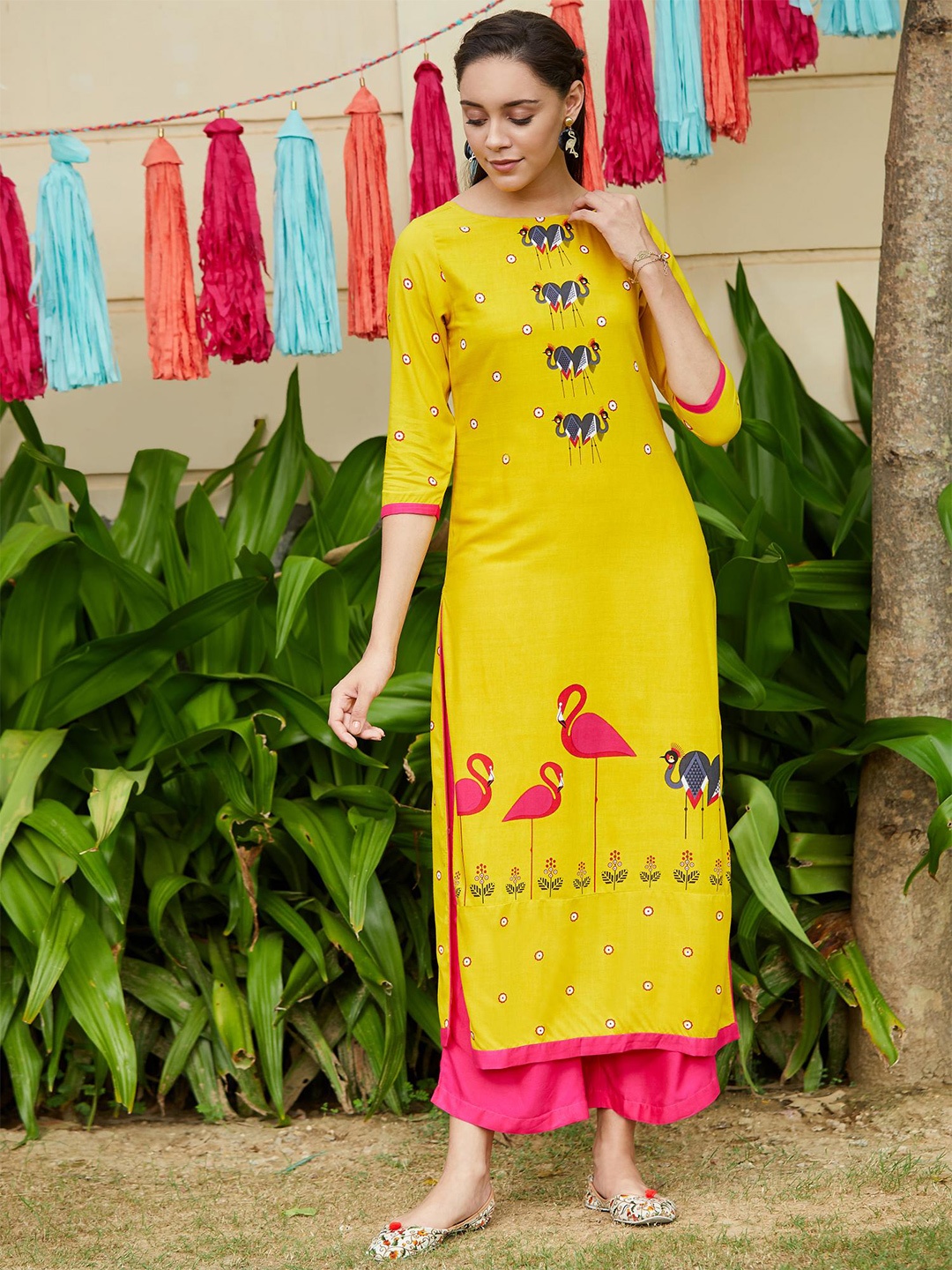 

Pannkh Women Yellow & Pink Embroidered Straight Kurta