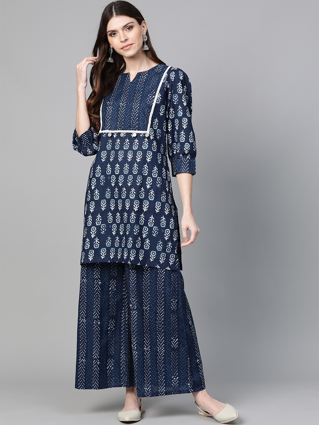 

Bhama Couture Women Navy Blue & Off-White Printed Kurta with Palazzos