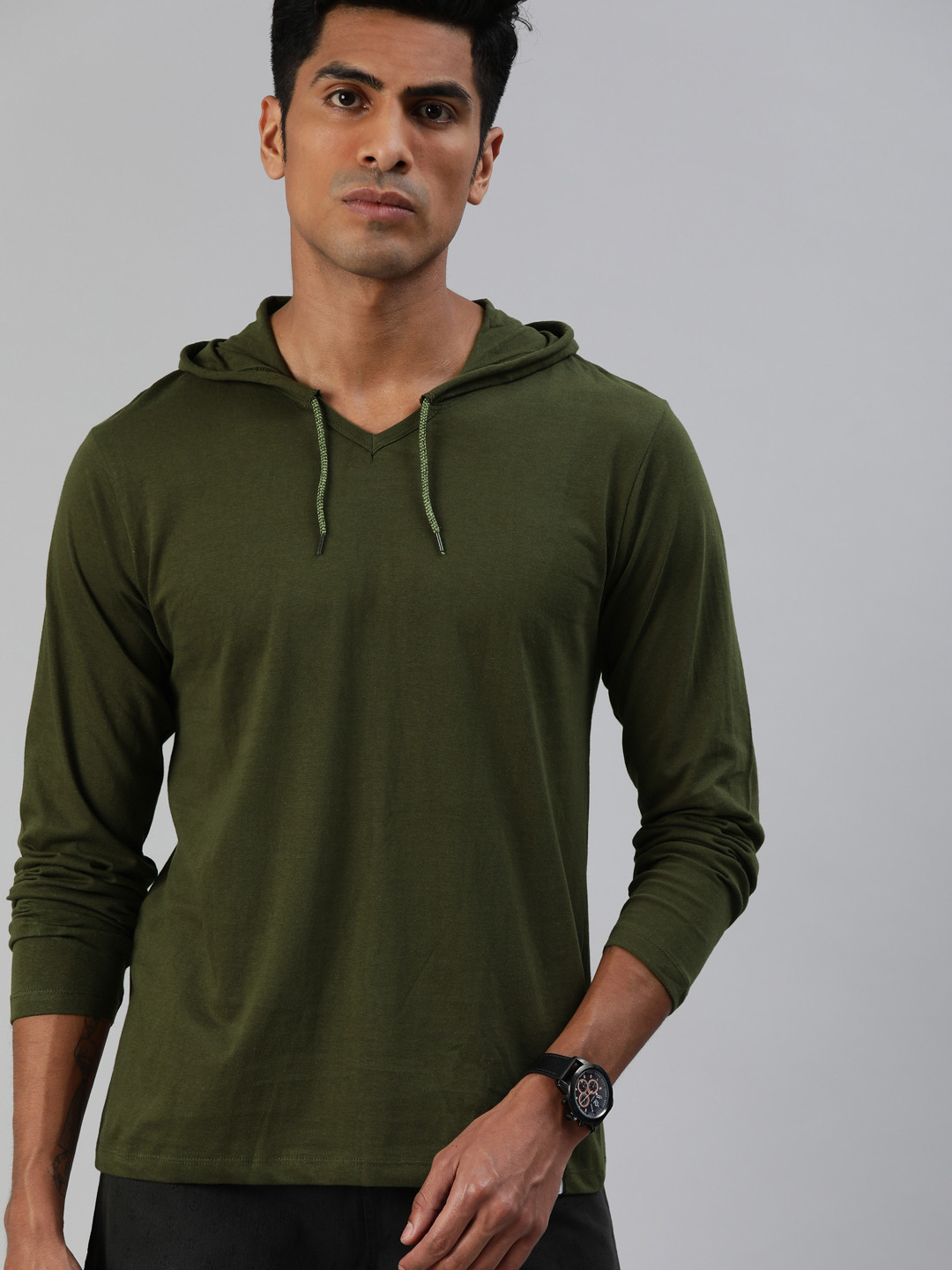 

Urbano Fashion Men Olive Green Solid Slim Fit Hood Pure Cotton T-shirt