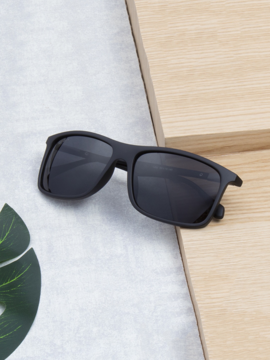 

Ted Smith Unisex Wayfarer Polarised & UV Protected Sunglasses TS-S1262S_BLK, Grey