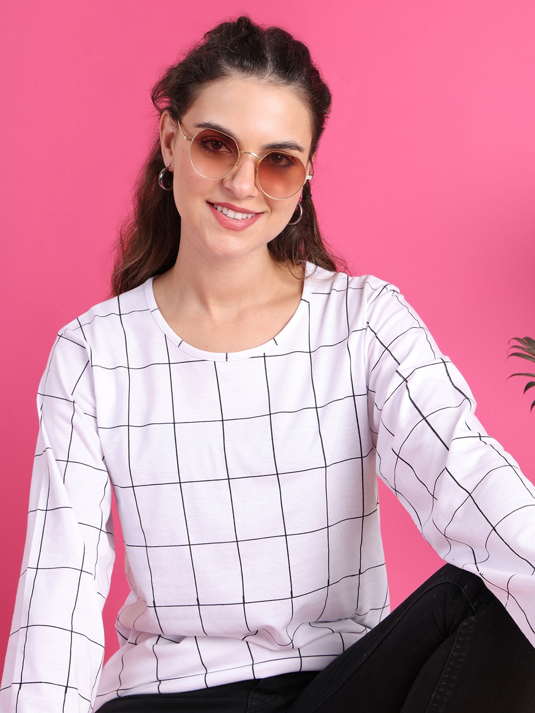 

VIMAL JONNEY Women White & Black Checked Round Neck T-shirt