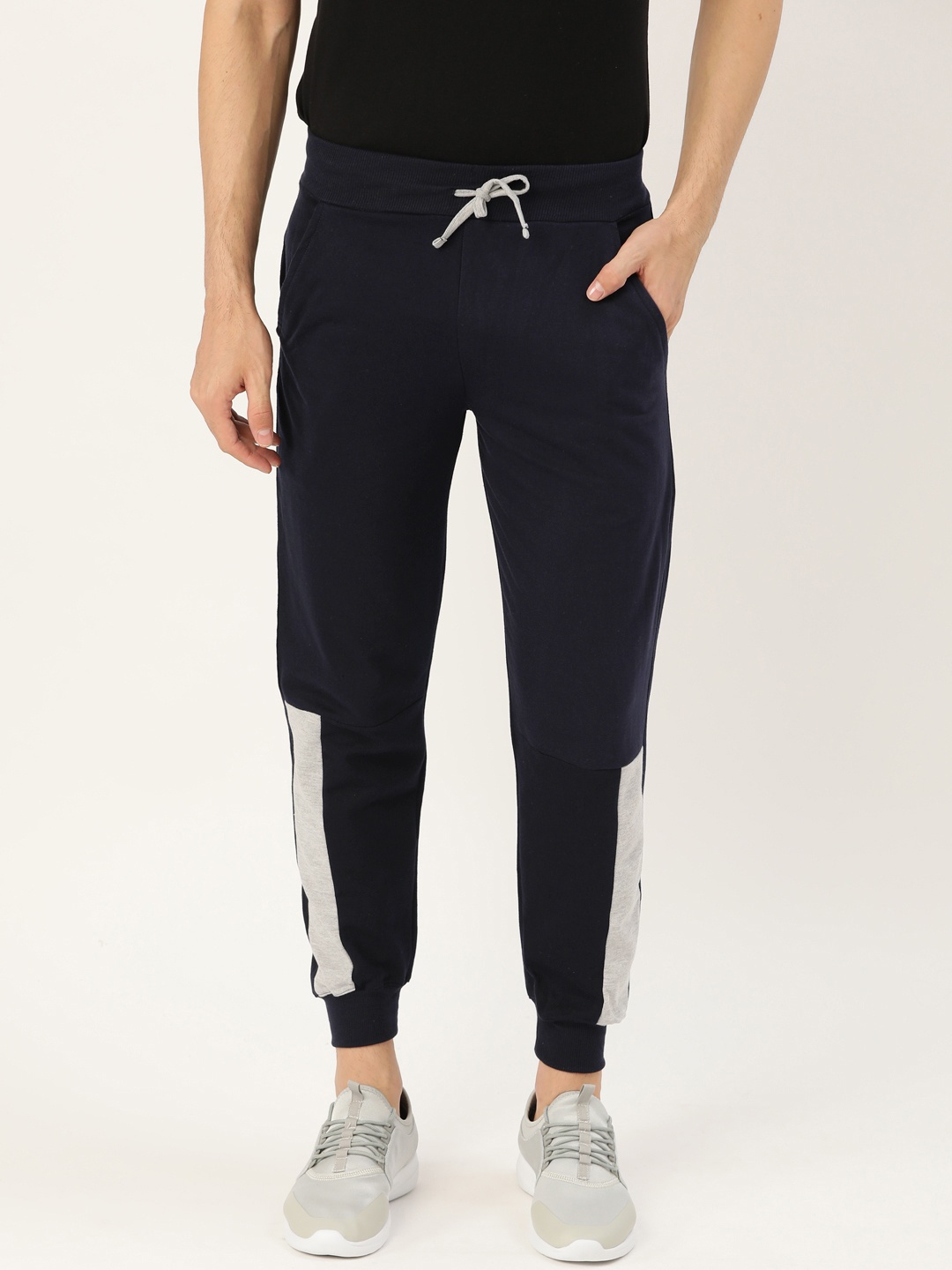 

Rodzen Men Navy Blue Solid Joggers