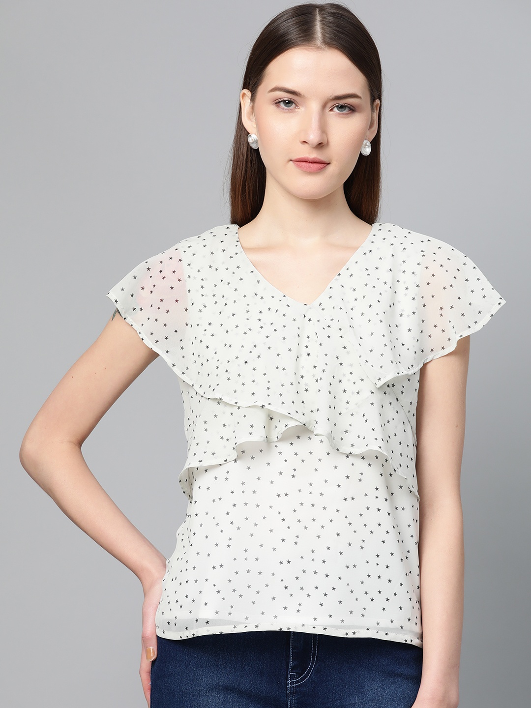 

RUNWAYIN Women Off-White & Black Star Print Ruffled Top