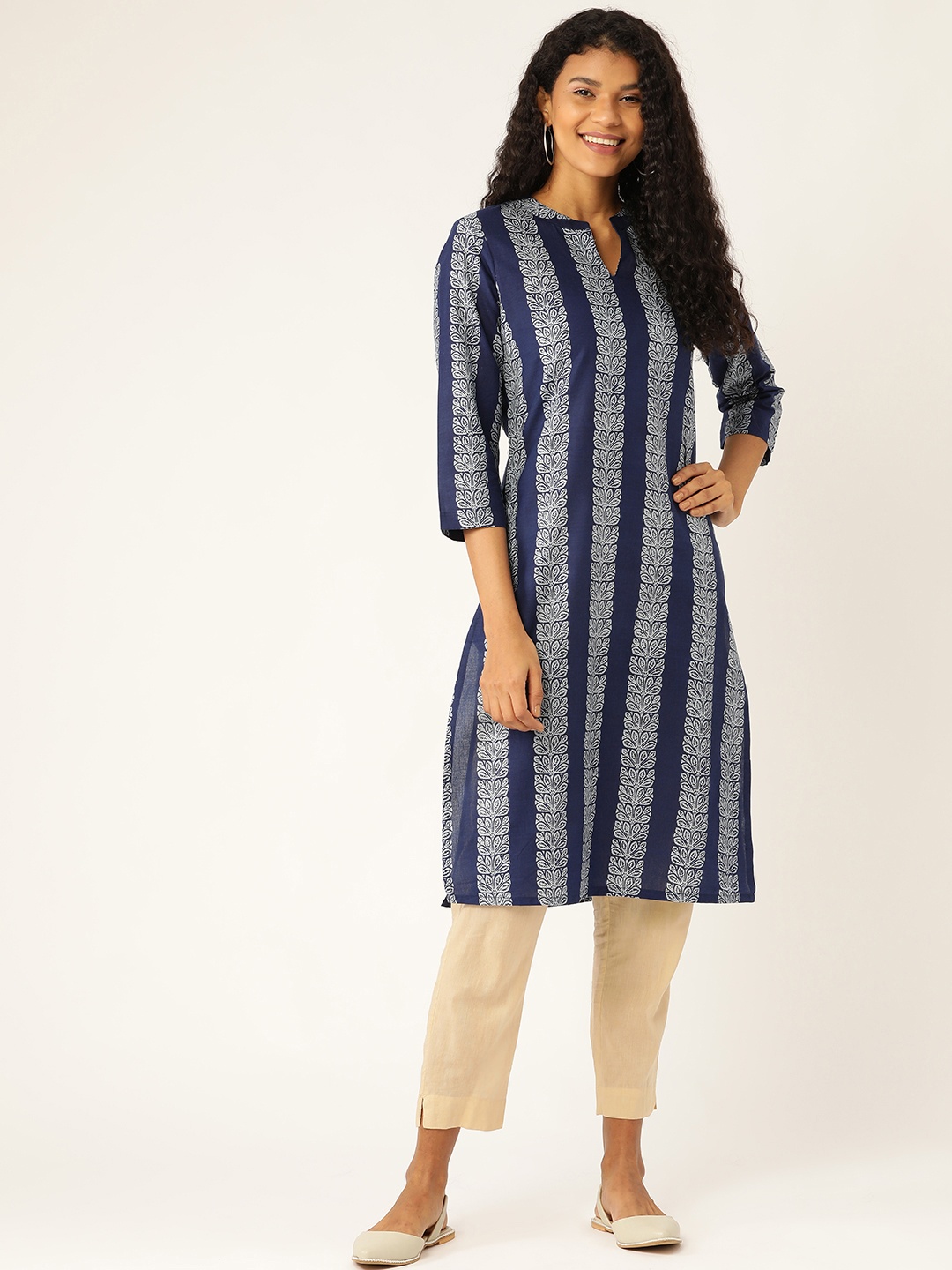 

Sangria Women Navy Blue Printed Straight Kurta