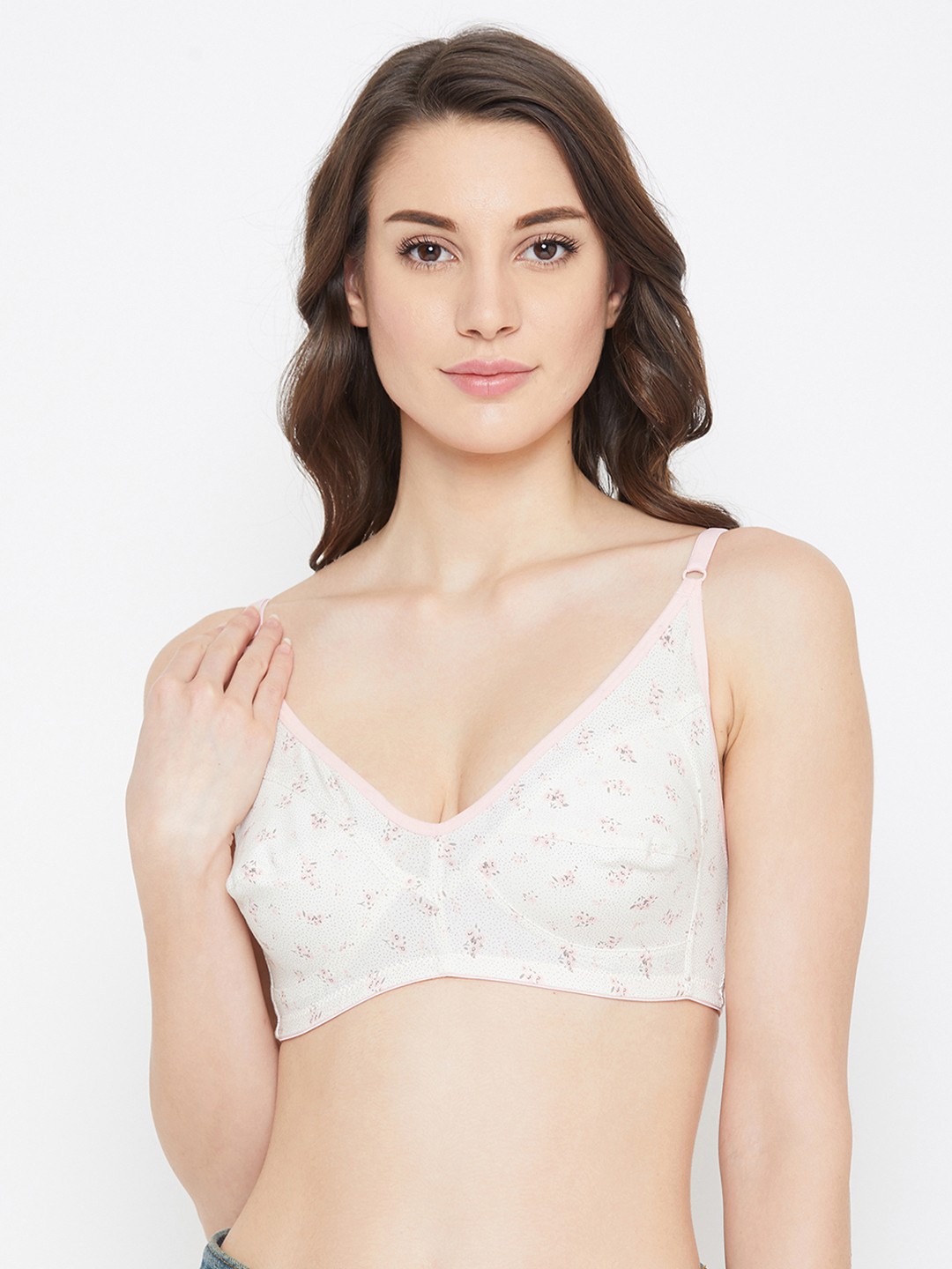 

Clovia White & Pink Printed Non-Wired Non Padded Everyday Bra BR0185F1832B