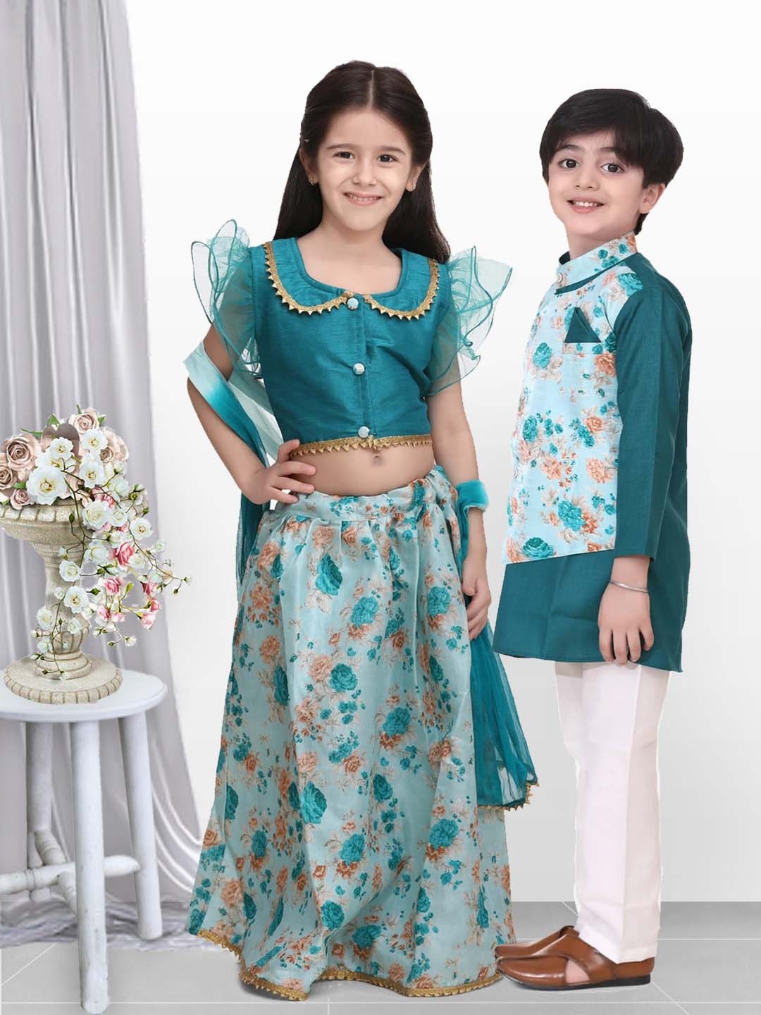 

BownBee Girls Green & Green Solid Ready to Wear Lehenga & Blouse with Dupatta