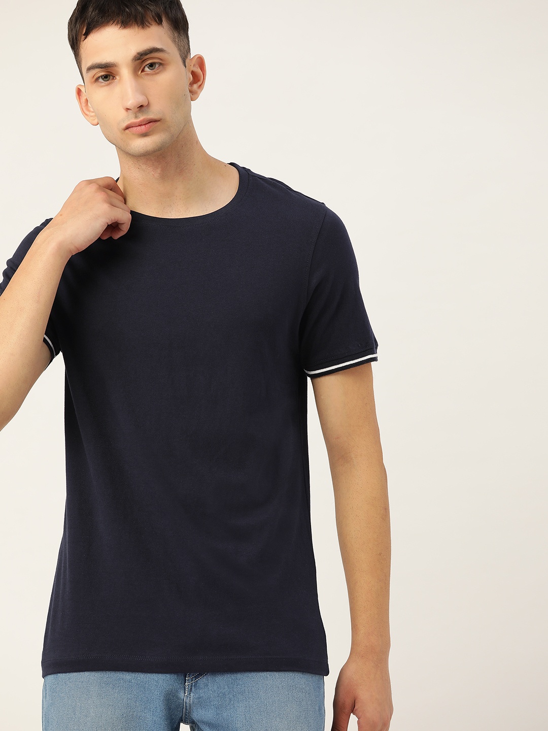 

INVICTUS Men Navy Blue Anti Microbial Solid Round Neck T-shirt