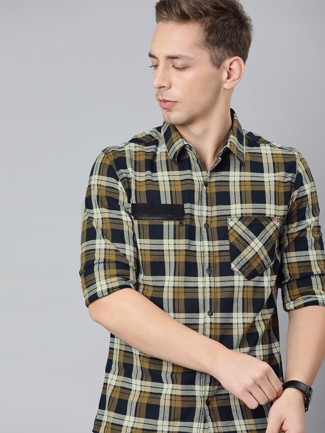 

SPYKAR Men Khaki & Navy Blue Slim Fit Checked Casual Shirt