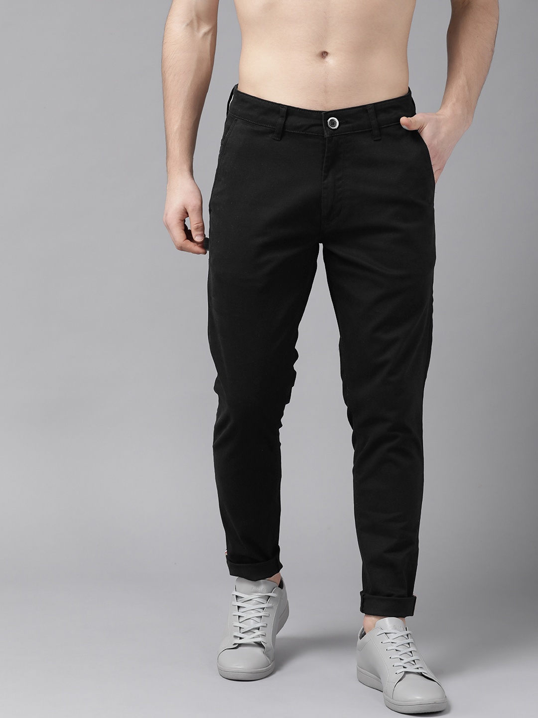 

Roadster Men Black Tapered Slim Fit Solid Chinos