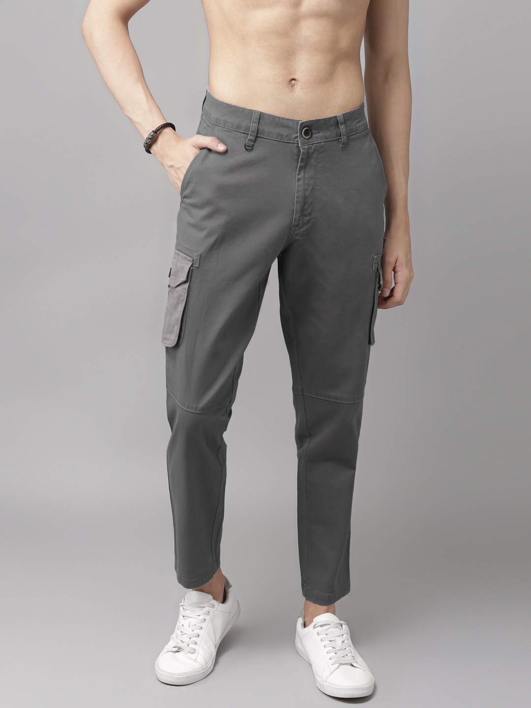 

Roadster Men Charcoal Grey Solid Cargos
