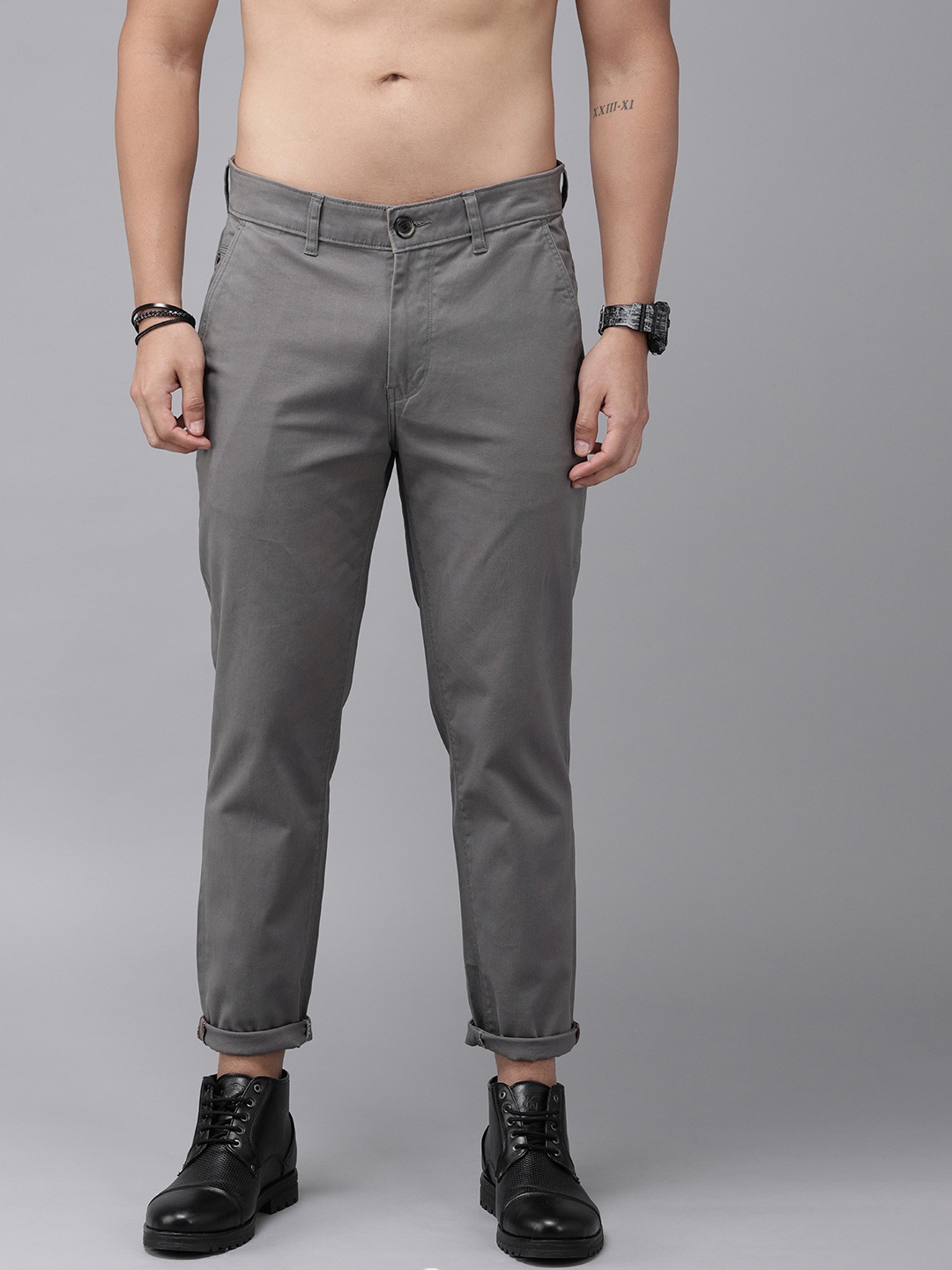 

Roadster Men Grey Slim Fit Sustainable Chinos