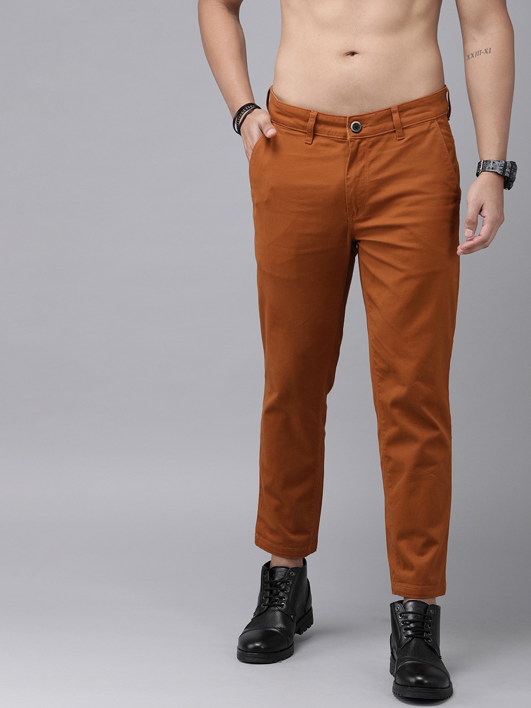 

Roadster Men Rust Orange Slim Fit Solid Chinos