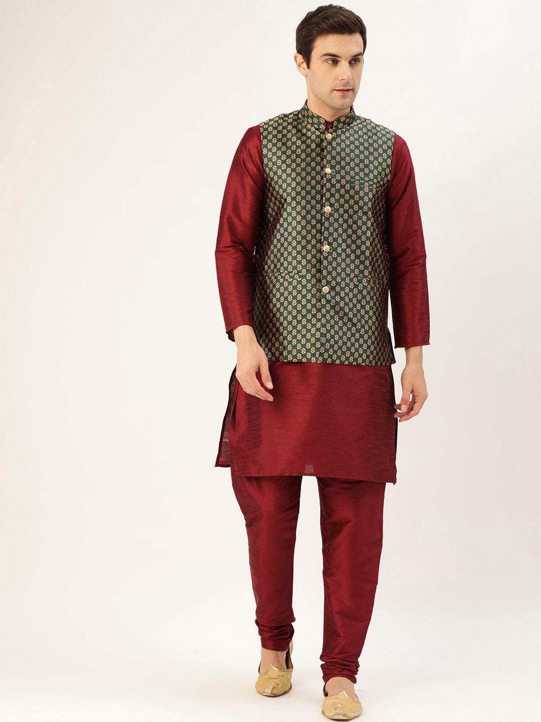 

SOJANYA Men Maroon & Green Solid Kurta with Churidar & Nehru Jacket