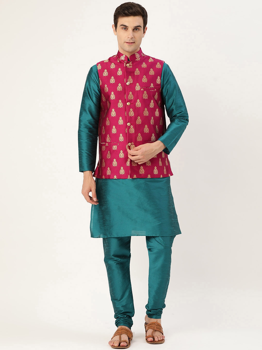 

SOJANYA Men Teal Blue & Magenta Solid Kurta Churidar & Nehru Jacket