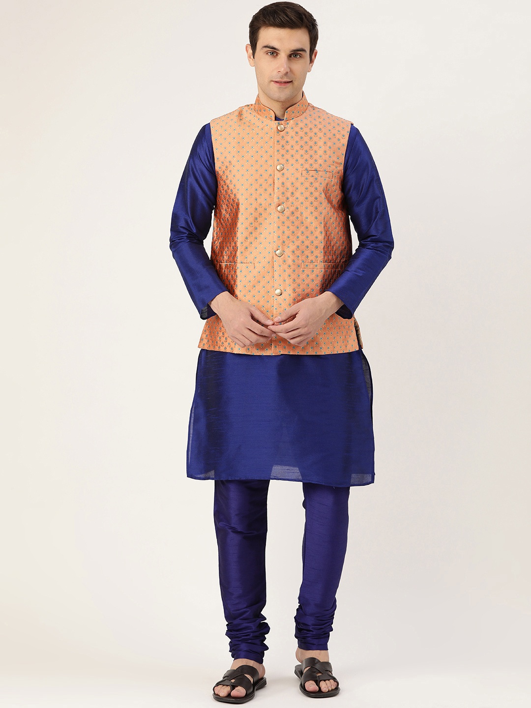 

SOJANYA Men Blue & Peach-Coloured Solid Kurta with Churidar & Nehru Jacket