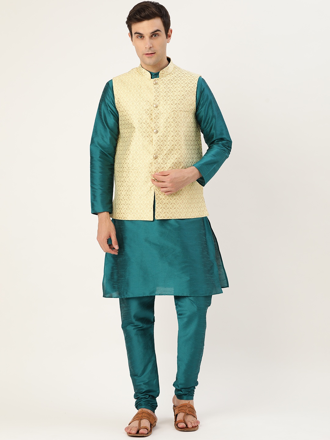 

SOJANYA Men Teal Green Solid Kurta with Churidar & Nehru Jacket
