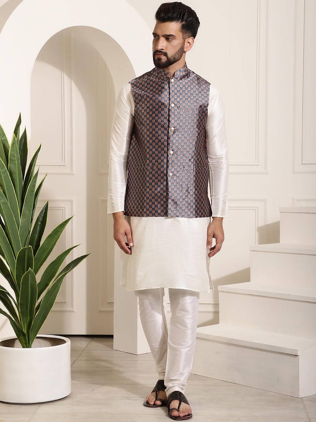 

SOJANYA Men Off-White & Charcoal Grey Solid Kurta with Churidar & Nehru Jacket