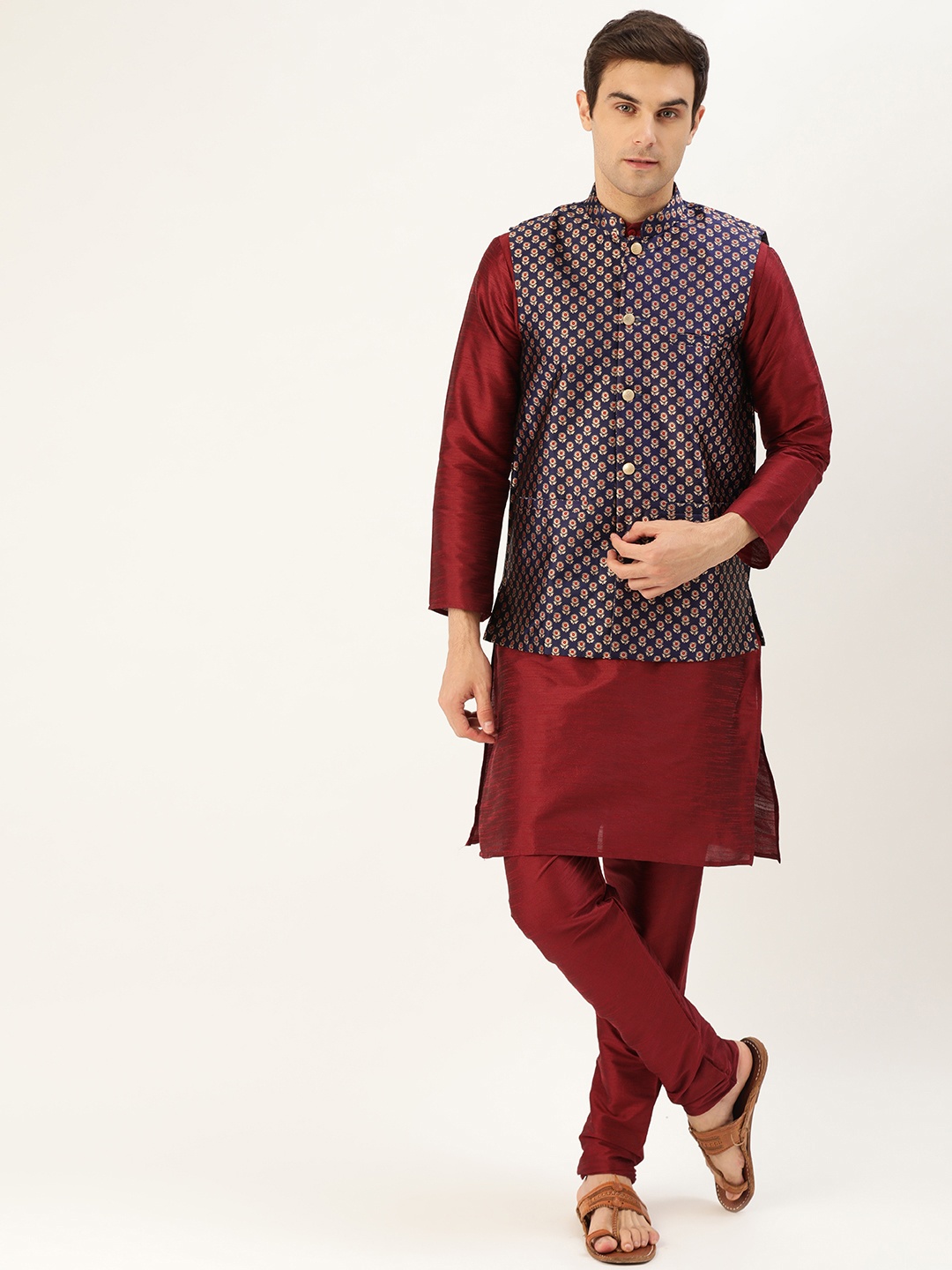 

SOJANYA Men Maroon & Navy Blue Solid Kurta with Churidar & Nehru Jacket