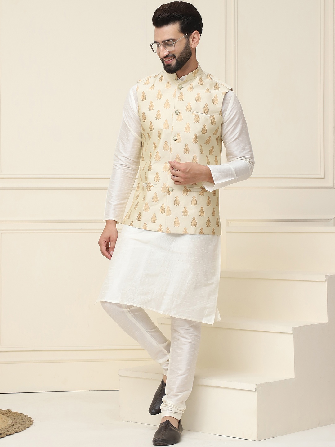 

SOJANYA Men Off-White & Beige Solid Kurta with Churidar & Nehru Jacket