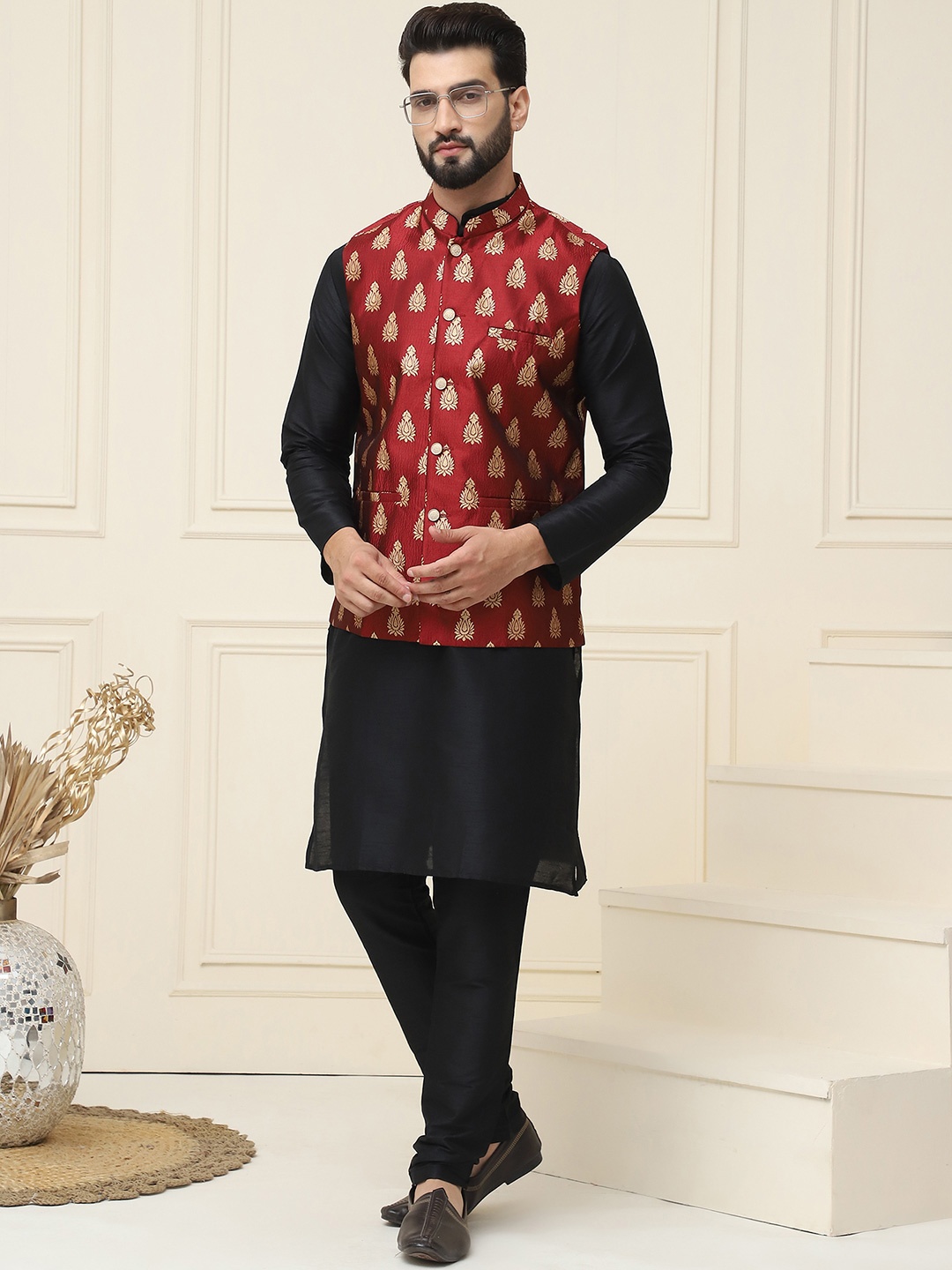 

SOJANYA Men Black & Maroon Solid Kurta with Churidar & Nehru Jacket