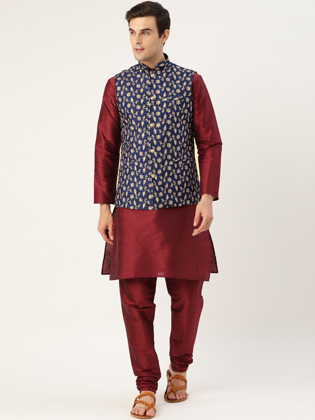 

SOJANYA Men Maroon & Navy Blue Solid Kurta with Churidar & Nehru Jacket