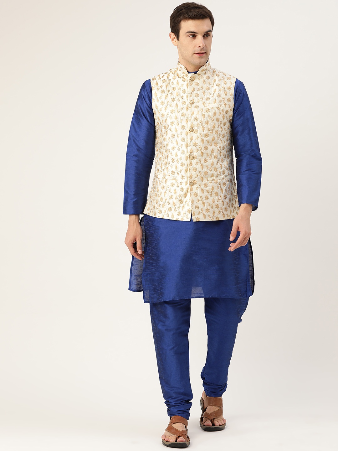 

SOJANYA Men Blue & Cream-Coloured Solid Kurta with Churidar & Nehru Jacket