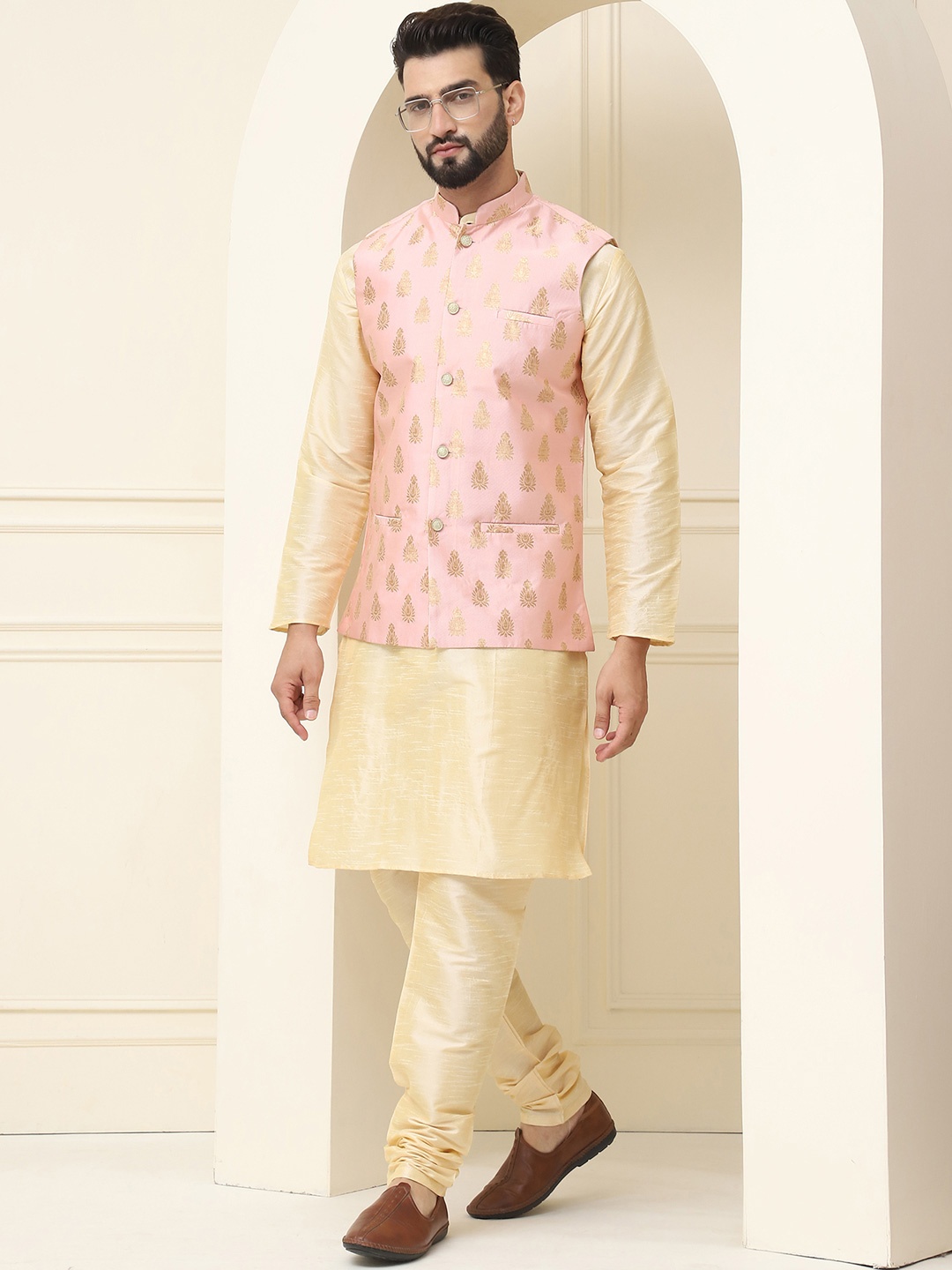 

SOJANYA Men Golden & Pink Solid Kurta with Churidar & Nehru Jacket, Gold