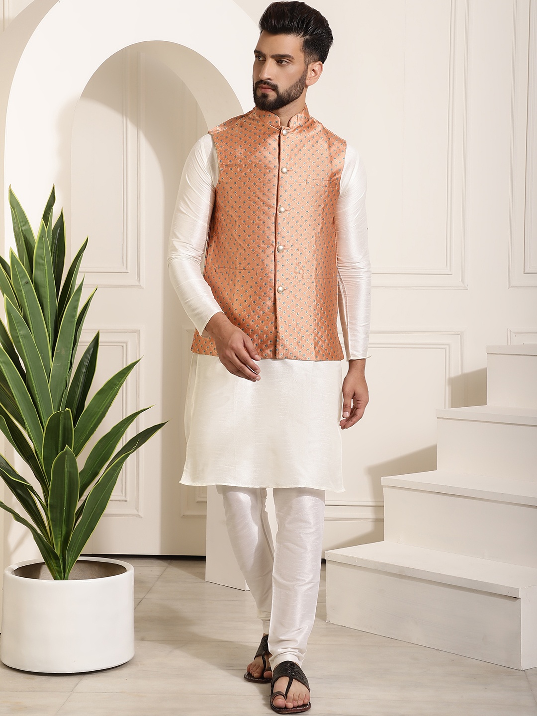 

SOJANYA Men Off-White & Peach-Coloured Solid Kurta with Churidar & Nehru Jacket