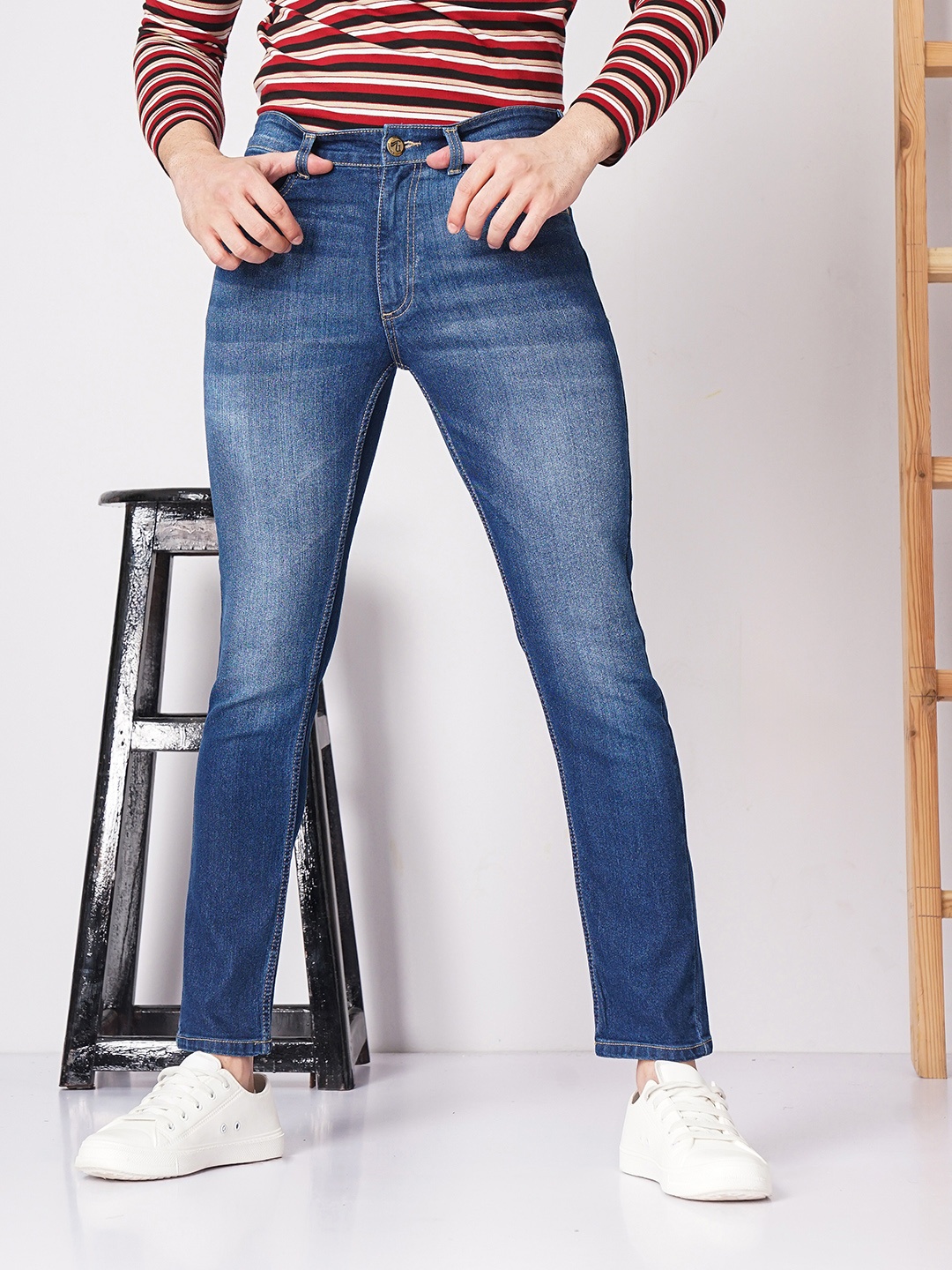 

The Indian Garage Co Men Blue Slim Fit Mid-Rise Clean Look Jeans
