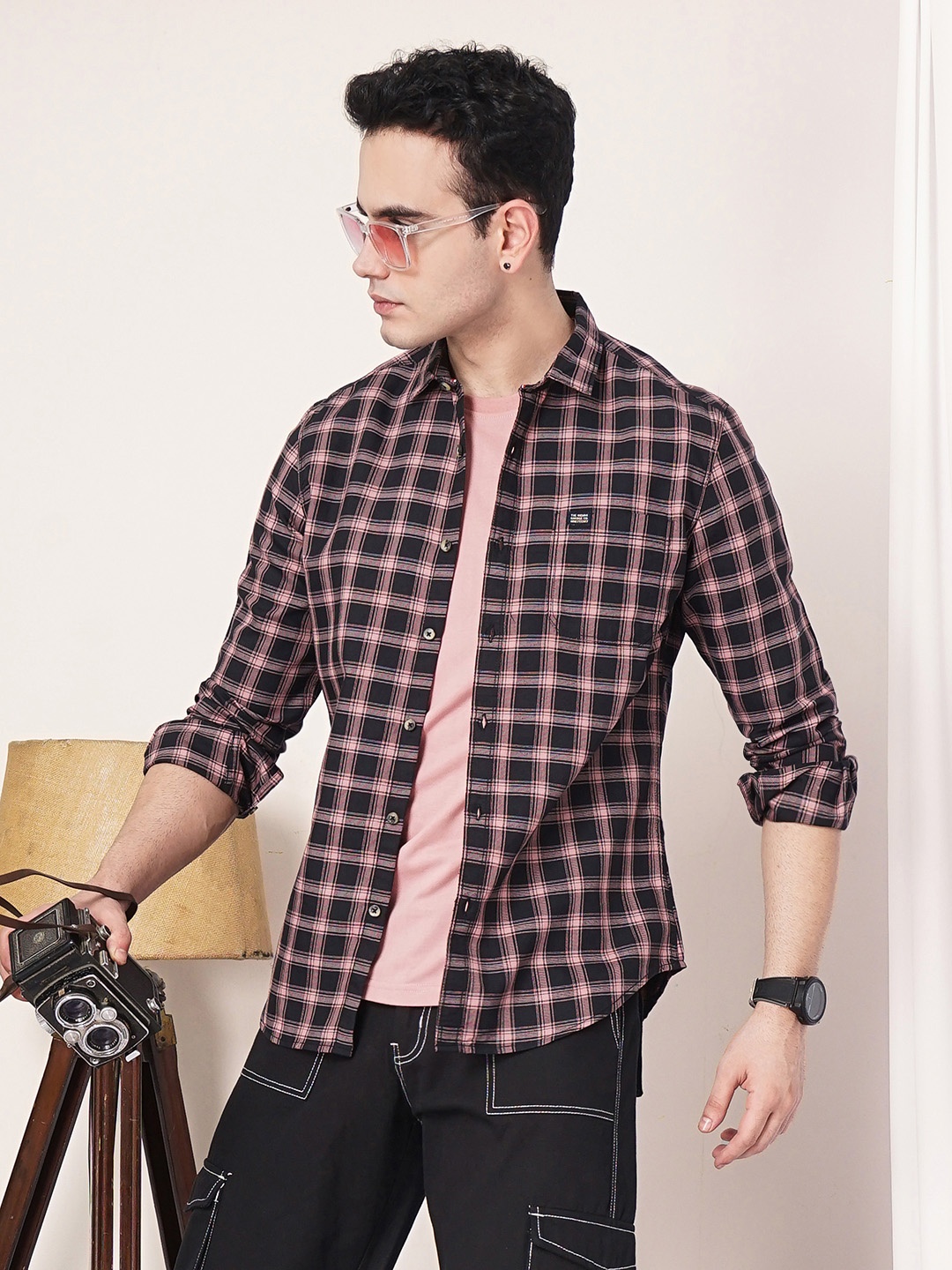 

The Indian Garage Co Men Black Peach-Coloured Slim Fit Checked Casual Shirt