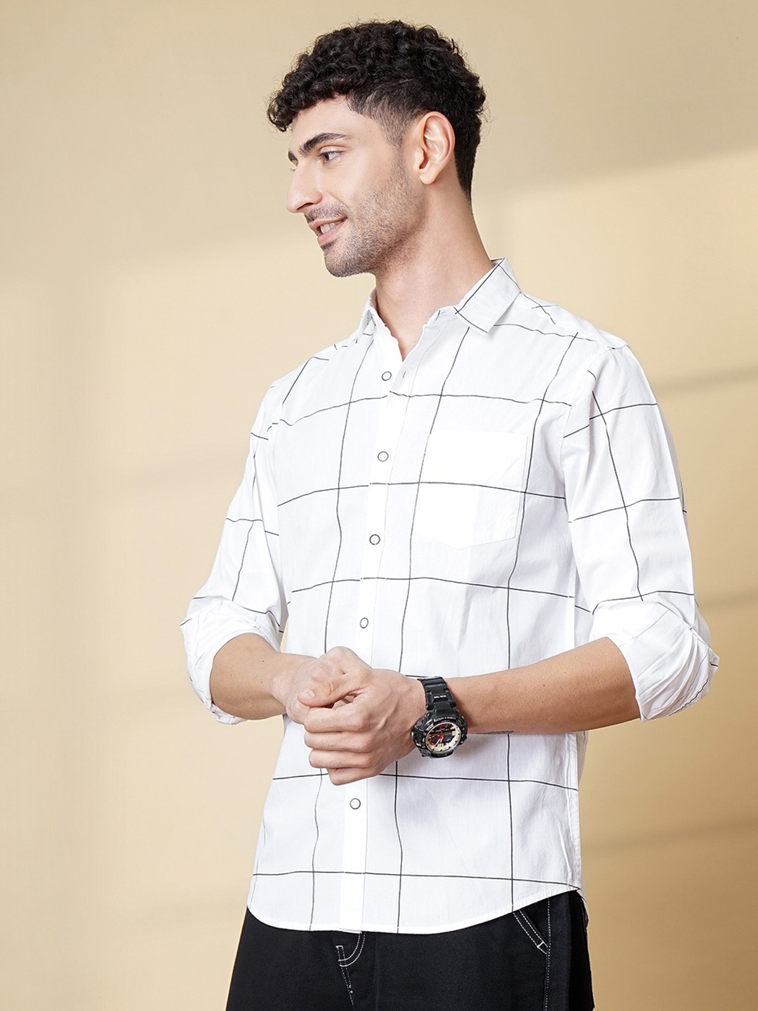 

The Indian Garage Co Men White & Black Slim Fit Checked Casual Shirt