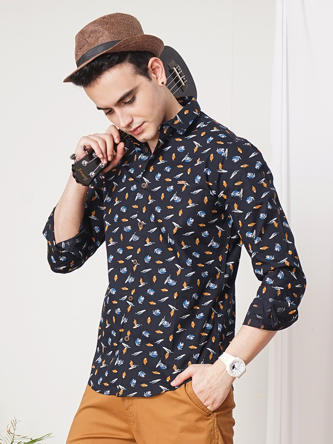 

The Indian Garage Co Men Black Slim Fit Printed Casual Shirt