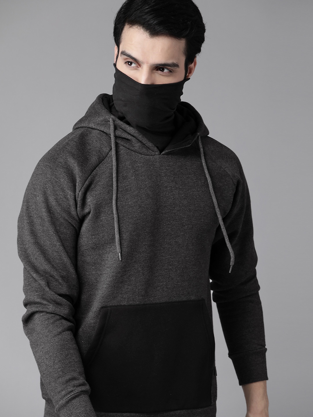 

Roadster Men Charcoal Grey Black Solid Hooded Sweatshirt