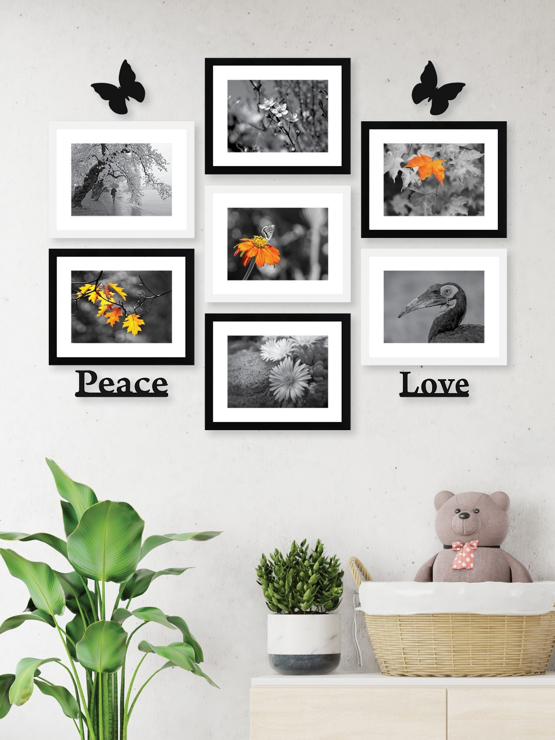 

RANDOM Set Of 7 Solid Collage Photo Frames With Plaques, Black