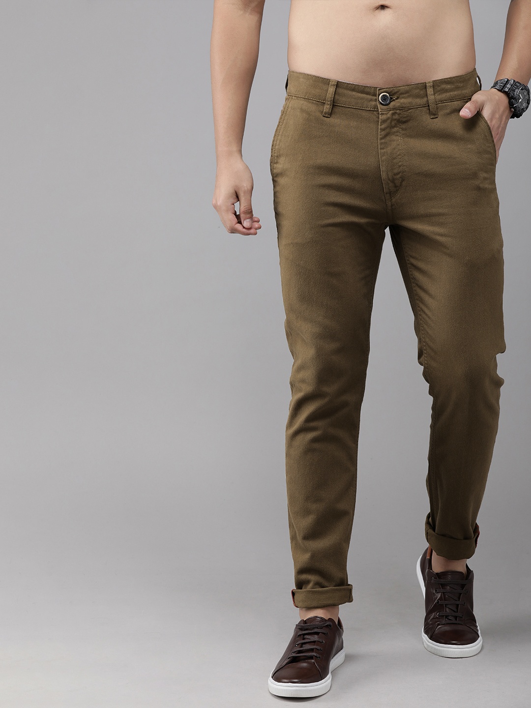 

Roadster Men Brown Slim Fit Solid Chinos