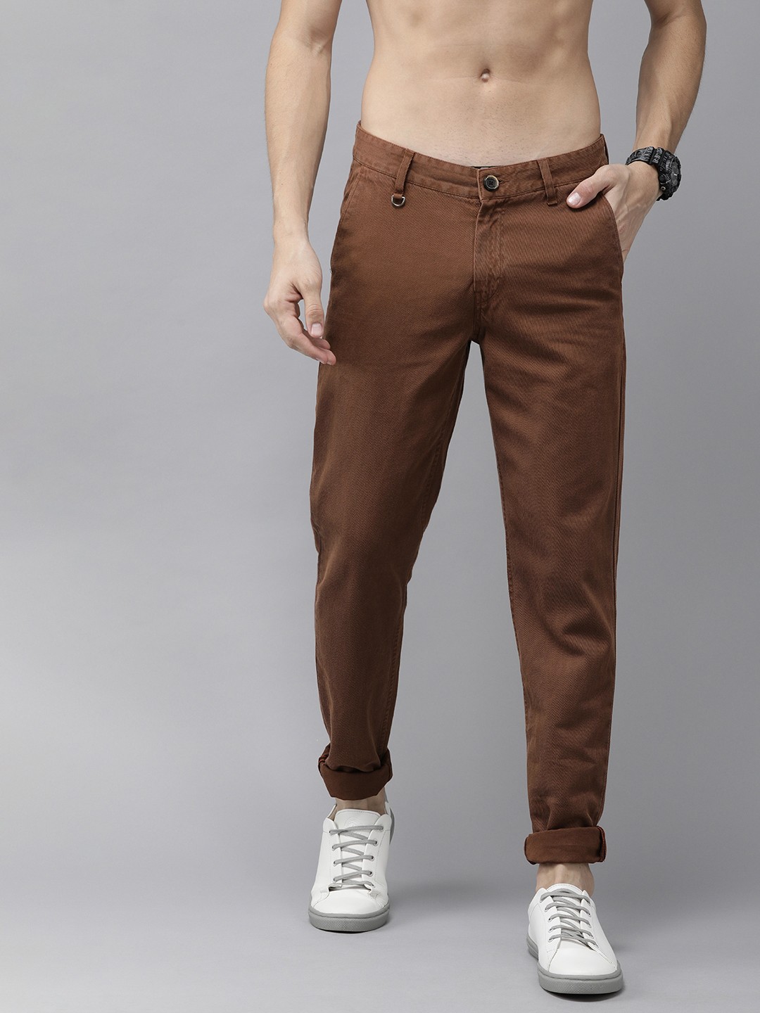 

Roadster Men Brown Slim Fit Solid Chinos