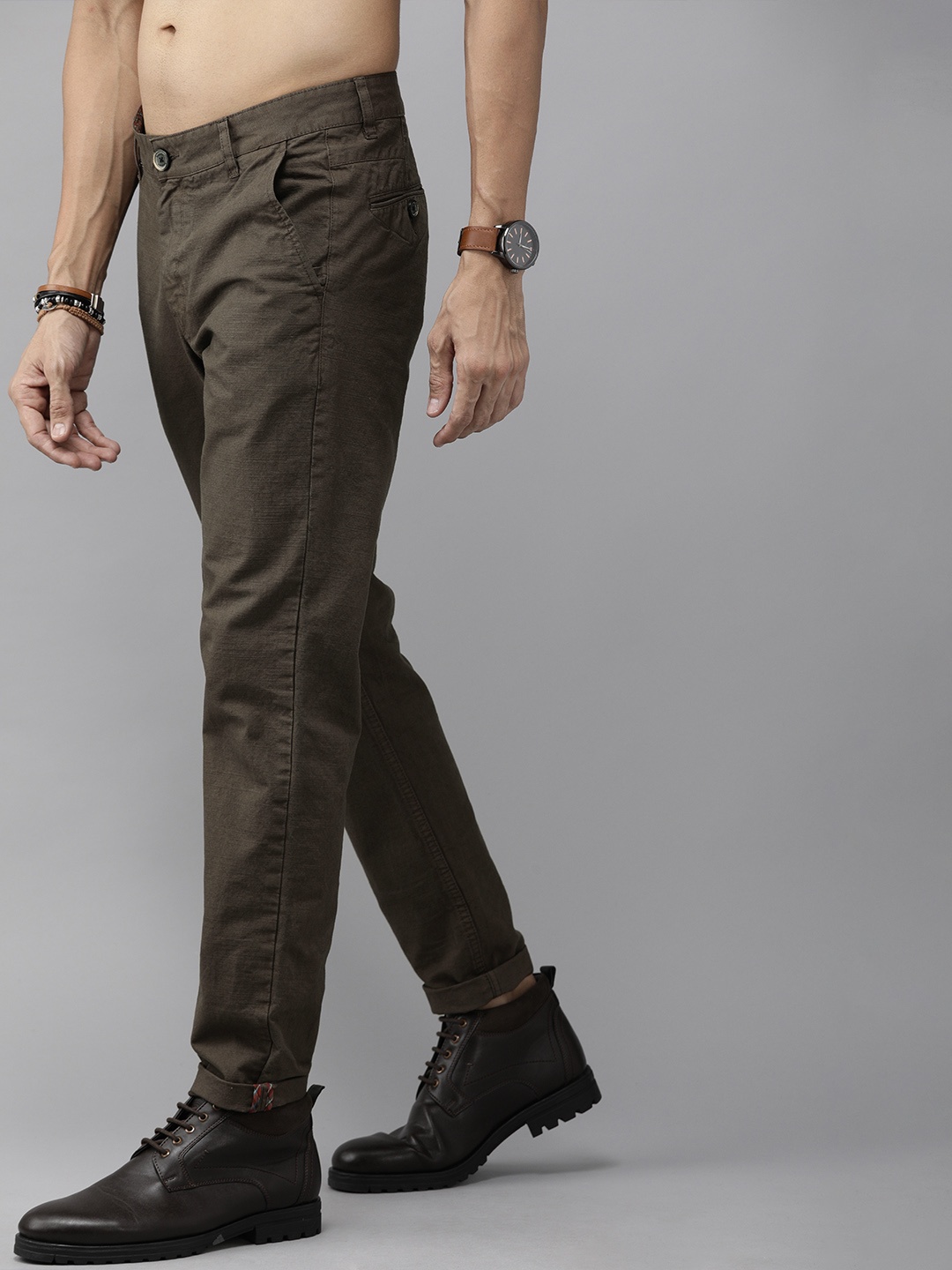 

Roadster Men Brown Slim Fit Solid Chinos