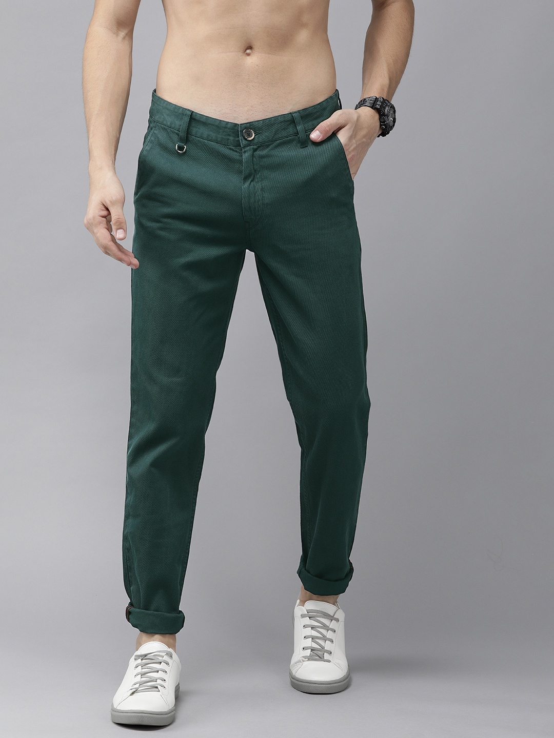 

Roadster Men Green Slim Fit Solid Chinos