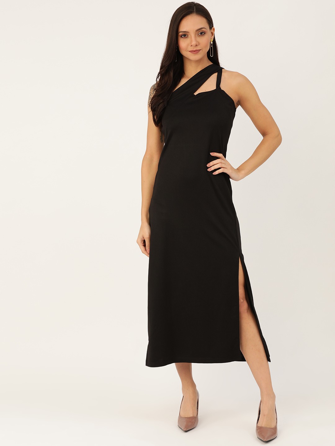 

ANVI Be Yourself Women Black Solid One Shoulder Maxi Dress