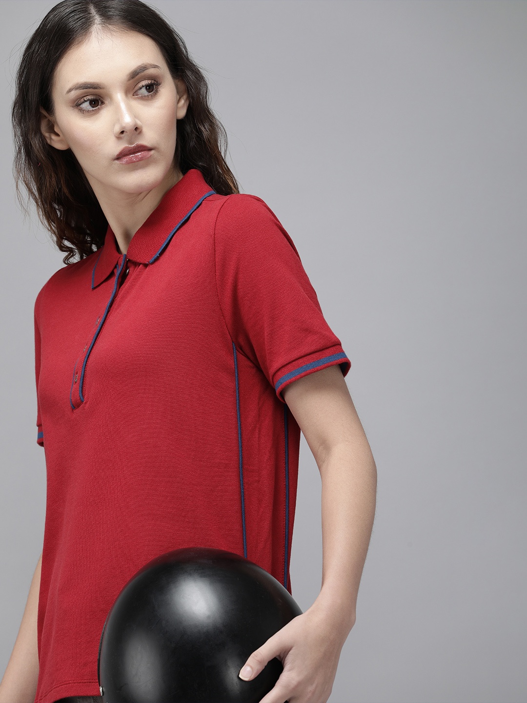 

Roadster Women Red Solid Contrast Piping Polo Collar T-shirt