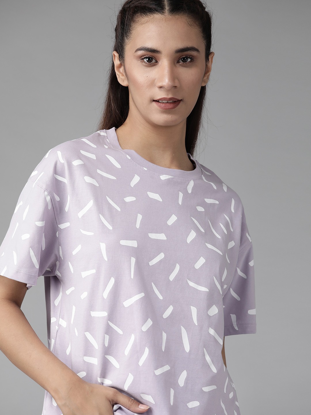 

Roadster Women Mauve White Printed Round Neck Pure Cotton T-shirt