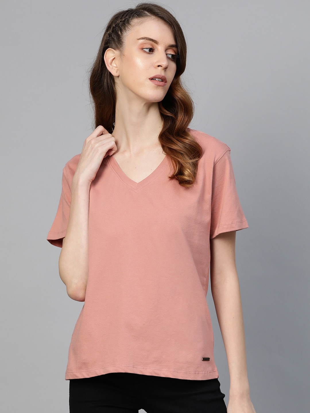 

Roadster Women Dusty Pink Solid V-Neck T-shirt