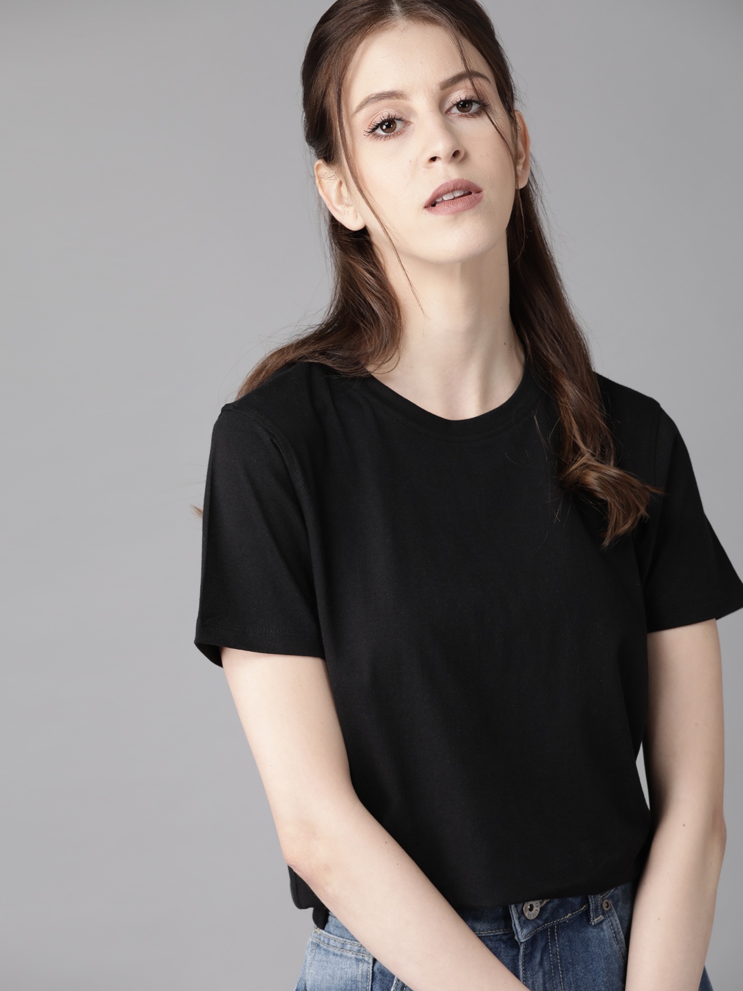 

Roadster Women Black Solid Round Neck T-shirt