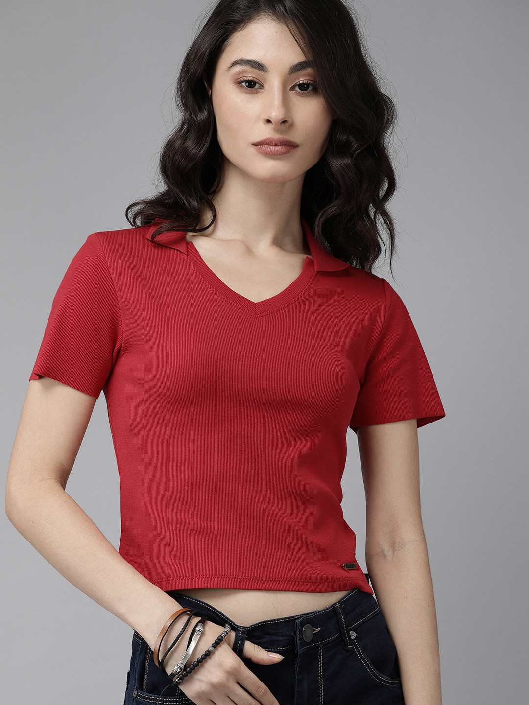 

Roadster Women Red Solid V-Neck Crop T-shirt